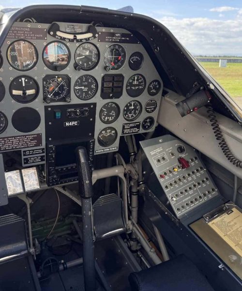 north-american-t6-N4PC-cockpit